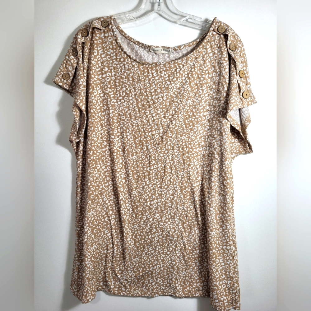 Above & Beyond beige with white rib knit tunic    women's 2X  #2092
